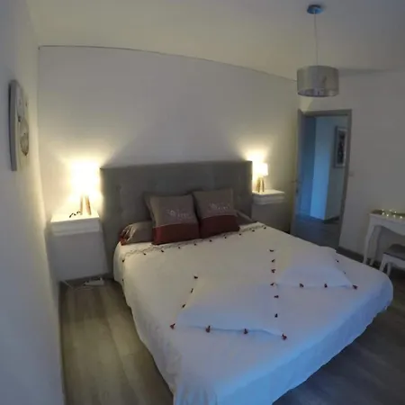 Grand T4 Neuf - 100M2 Centre Ville Apartment